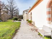 Maison contemporaine avec jardin et terrasse