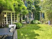 Maison contemporaine avec jardin et terrasse
