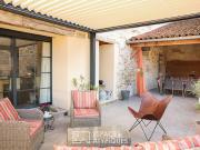 Maison contemporaine avec jardin et terrasse