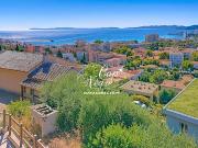 Maison contemporaine avec jardin et terrasse
