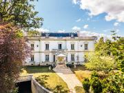 Maison contemporaine avec jardin et terrasse