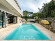 Maison contemporaine avec piscine