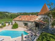 Maison contemporaine avec piscine et jardin