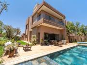 Maison contemporaine avec piscine et jardin Maison contemporaine avec piscine et jardin