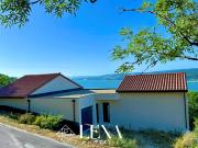 Maison contemporaine avec vue panoramique sur lac