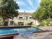 Maison contemporaine de caractère avec piscine, jardin...