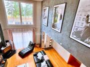 Maison contemporaine lumineuse avec volumes généreux et...