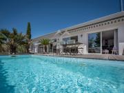 Maison contemporaine rénovée et de plain pied, La Hume