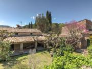 Maison d’exception – L’atelier du couturier Jules...