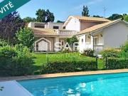 Maison d'architecte 238m2 avec 7 pièces et piscine