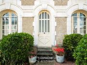 Maison d'architecte et panorama sur la vallée à...