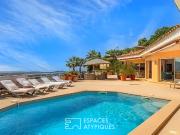 Maison d'architecte vue sur mer, collines et golf...