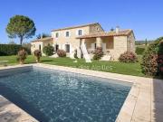 Maison de luxe de 7 pièces en vente à Gordes, France