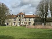 Maison de 10 pièces de luxe en vente à Saintines, France
