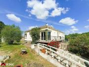 Maison de 125m², 4 chambres, garages, piscine, grand terrain