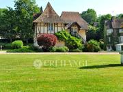 Maison de 14 pièces de luxe en vente à Cherisy, France