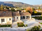 Maison de 168 m2 avec piscine et garage sur un terrain de 15