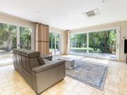 Maison de 205m² en vente à Saint Martin la Garenne