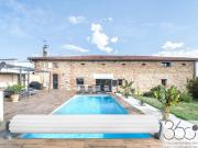 Maison de 236m2 avec garage, jardin et piscine