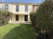 Maison de 3 chambres avec jardin et garage secteur...