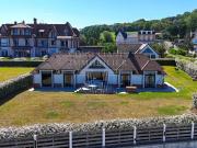 MAISON AVEC DEPENDANCE ACCES DIRECT A LA PLAGE