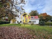 Maison de 4 chambres de luxe en vente à Roncq, France