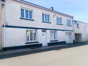 Maison de 4 chambres en centre bourg avec dépendances