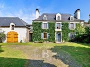 Maison de 6 chambres de luxe en vente à Pau, France