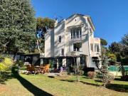 Maison de 4 chambres de luxe en location à Antibes, France