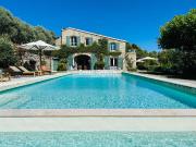 Maison de 9 pièces de luxe en location à Lacoste, France