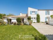 Maison de bourg fleurie en bord de mer 137m² Angoulins