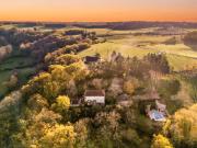 Maison de campagne avec annexe, piscine et dépendances...