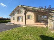 Maison de campagne avec piscine et dépendance 137m²...