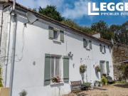 Maison de caractère avec gîte, granges et jardin de 4000...