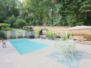 Maison de caractère avec jardin et piscine