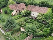 Maison de caractère, dépendances, roseraie, parc, sous...