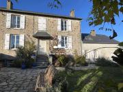 Maison de caractère en pierre avec terrain arboré Le...