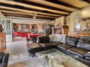 Maison de caractère en pierres de 258 m2 + dépendances...