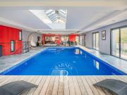 Maison de caractère rénovée – charme, volume et piscine...