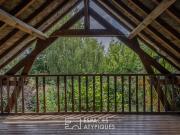Maison de caractère sur intime domaine équestre arboré...