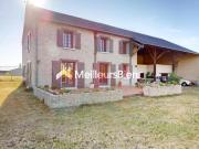 Maison de charme avec grand jardin et piscine hors sol Maison de charme avec grand jardin et piscine hors sol