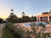 Maison de charme avec piscine en zone urbaine