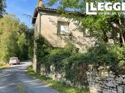 Maison de deux chambres à rénover avec grand jardin en...