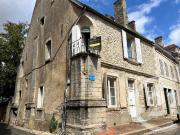 Maison de famille pleine de charme au cœur du village...