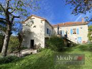 Maison De Hameau Avec Piscine Et Grange 174m²...
