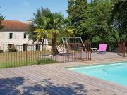MAISON DE HAMEAU ENTIEREMENT RENOVEE AVEC PISCINE