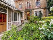 Maison de luxe de 10 pièces en vente à Motte Picquet,... Maison de luxe de 10 pièces en vente à Motte Picquet,...