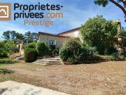 Maison de luxe de 10 pièces en vente à Nîmes, France