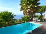 Maison de luxe de 10 pièces en vente à Rayol Canadel sur...