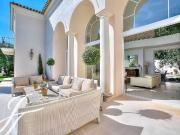 Maison de luxe de 8 pièces en location à Valbonne, France